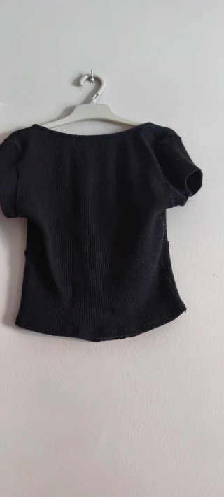 Top negro Bershka escote lazo T.XS
