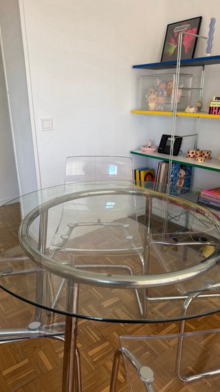 Mesa Salmi y 4 Sillas Tobias
