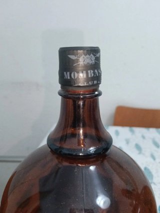 Botella Mombasa Club vacía 200cl  Botella sellada