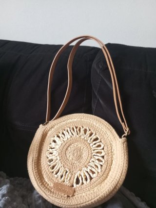 Bolso redondo de esparto y rafia