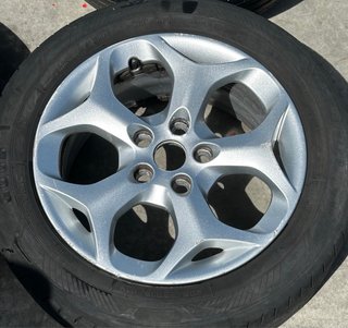 Llantas Ford Focus C-Max 16” 5x108