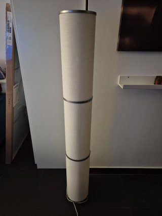 Lámpara de pie Ikea tela y metal