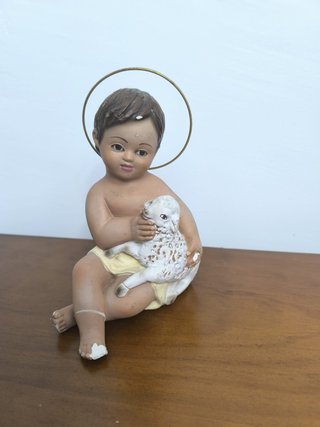 Niño Jesús con cordero figura religiosa