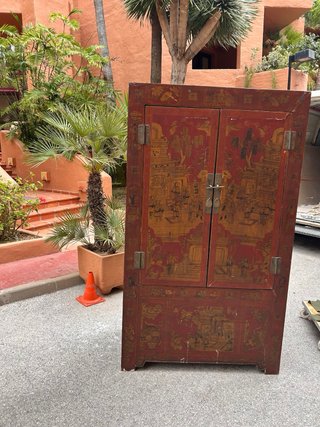 Mueble Oriental Rojo y Dorado