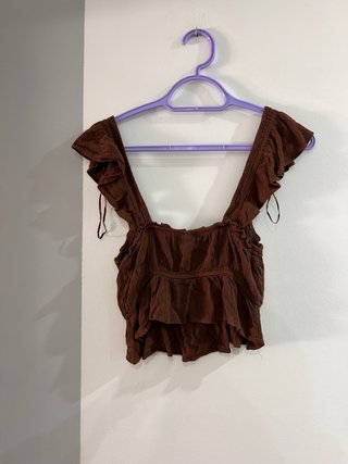 Top peplum marrón