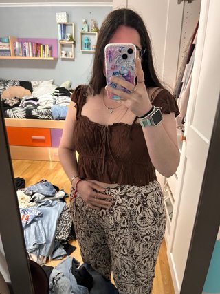 Top peplum marrón