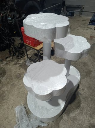 Mesitas de flores en madera