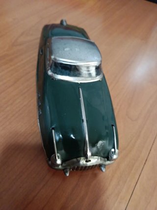 Coche de hojalata Paya