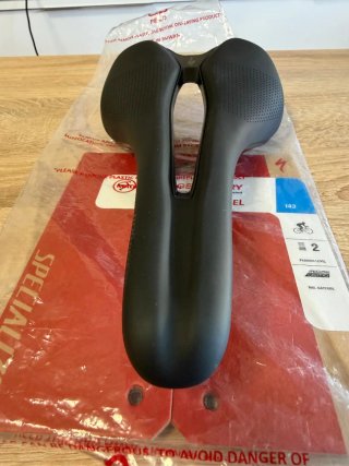 Sillín Specialized Romin Evo Comp Gel 143