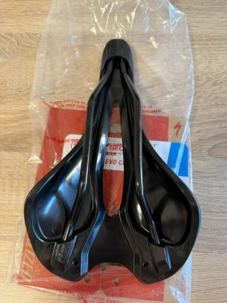 Sillín Specialized Romin Evo Comp Gel 143