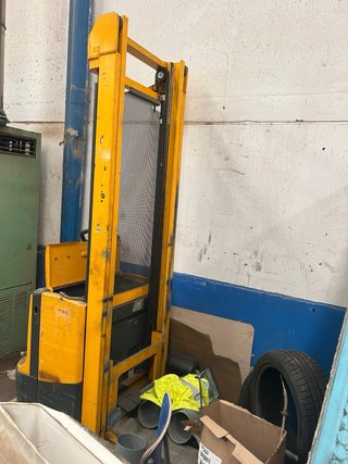 Jungheinrich EJC-Z16-ZT apilador, transpaleta