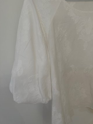 Blusa Ese o Ese blanca bordada