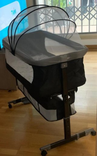 Minicuna plegable con ruedas