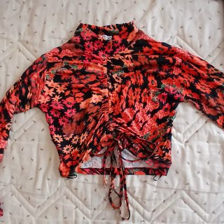 Top Inside floral fruncido manga larga talla S