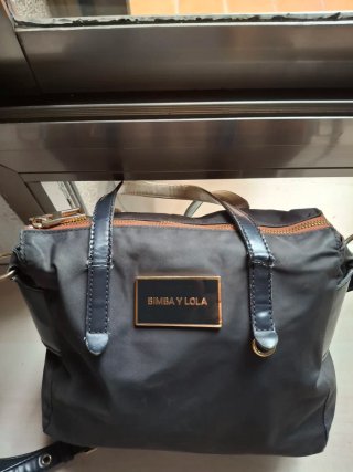 Bolso Bimba y Lola Negro  Ligero marrón oscuro
