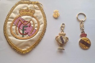 Banderín, Llavero y Pin Real Madrid