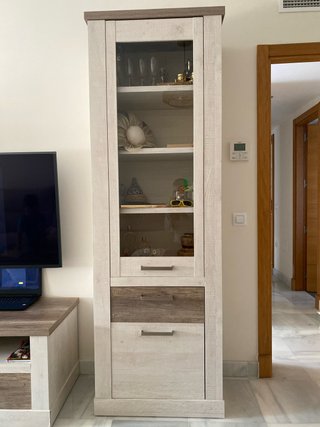 Vitrina alta Conforama madera y cristal