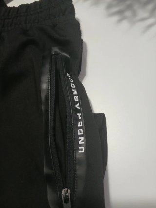 Pantaloni Under Armour neri