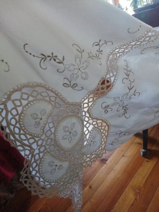 Elegante Tovaglia Ricamata bej