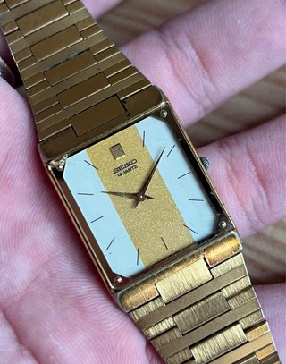 Reloj Seiko Quartz Dorado Rectangular Vintage