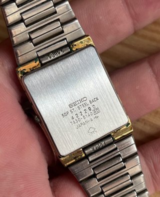 Reloj Seiko Quartz Dorado Rectangular Vintage