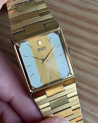 Reloj Seiko Quartz Dorado Rectangular Vintage