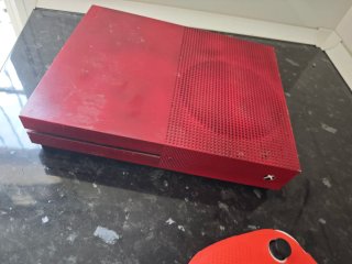 Xbox One Roja con Mando