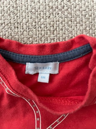 Camiseta roja VIP ACCESS 6 meses