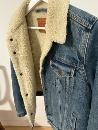 Chaqueta Levi's vaquera con forro sherpa