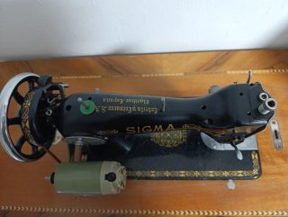 Máquina de coser Sigma antigua