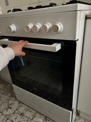 Cocina Beko Blanca 4 fuegos