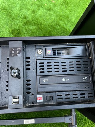 Caja Rack para PC Negra