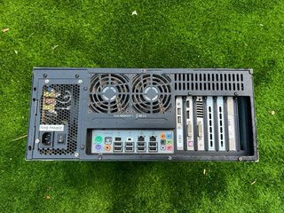 Caja Rack para PC Negra
