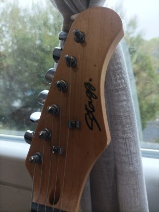 Guitarra Eléctrica Stagg para decoración o piezas