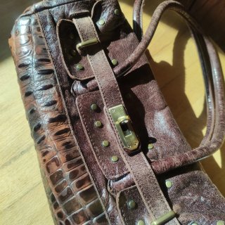 Bolso de piel auténtica cocodrilo. Marrón.