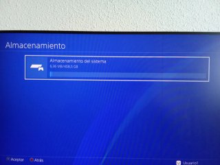 PS4 500GB Negra + Mando Rojo