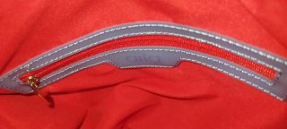 Bolso naranja y azul