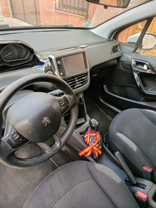 Peugeot 208 2016