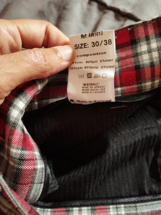 Pantalón chico cuadros rojo y gris