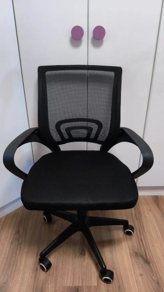Silla de oficina ergonómica negra