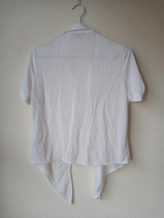 Camisa blusa anudada al frente. Massimo Dutti.