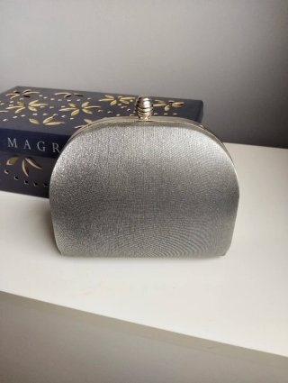 Bolso de fiesta plateado y negro