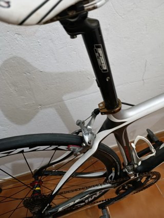 Bicicleta de carretera BH Prisma
