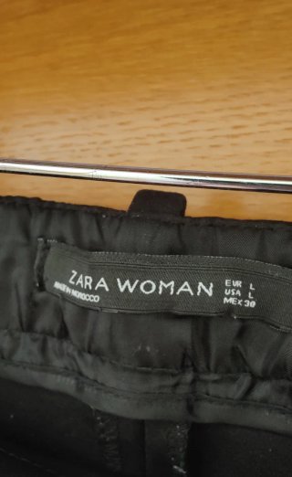 Pantalón de vestir negro de Zara