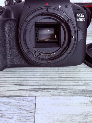 Canon EOS 4000D + Objetivo 18-55mm + Kit Macro