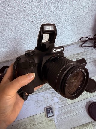 Canon EOS 4000D + Objetivo 18-55mm + Kit Macro