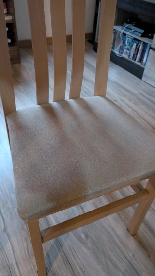 Sillas de comedor de madera y tela