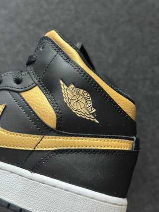 Nike Jordan 1 Mid 39 Nero oro