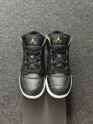 Nike Jordan 1 Mid 39 Nero oro