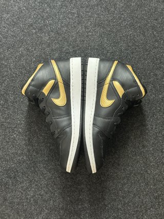 Nike Jordan 1 Mid 39 Nero oro
